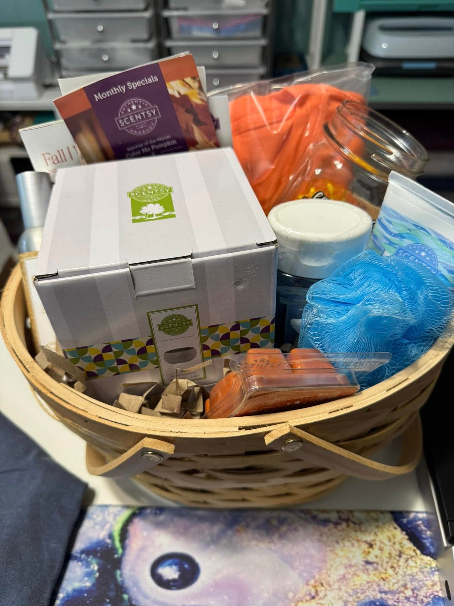 GIFT BOX
