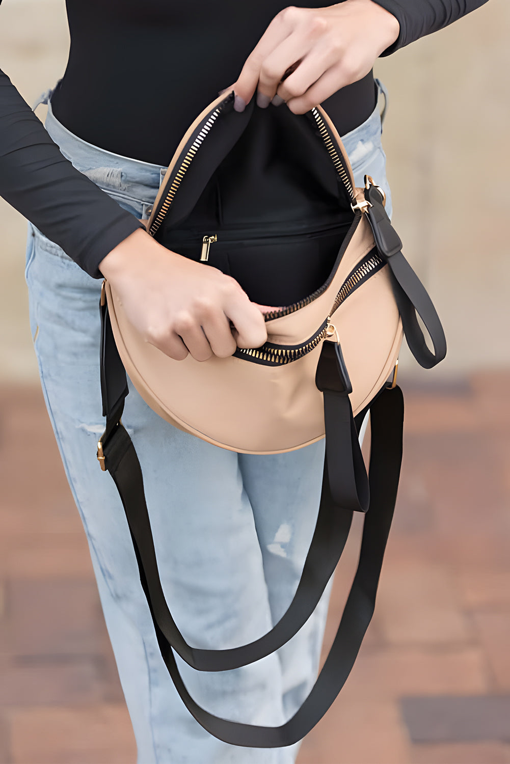 Black Wide Strap Zipper Crossbady Bag