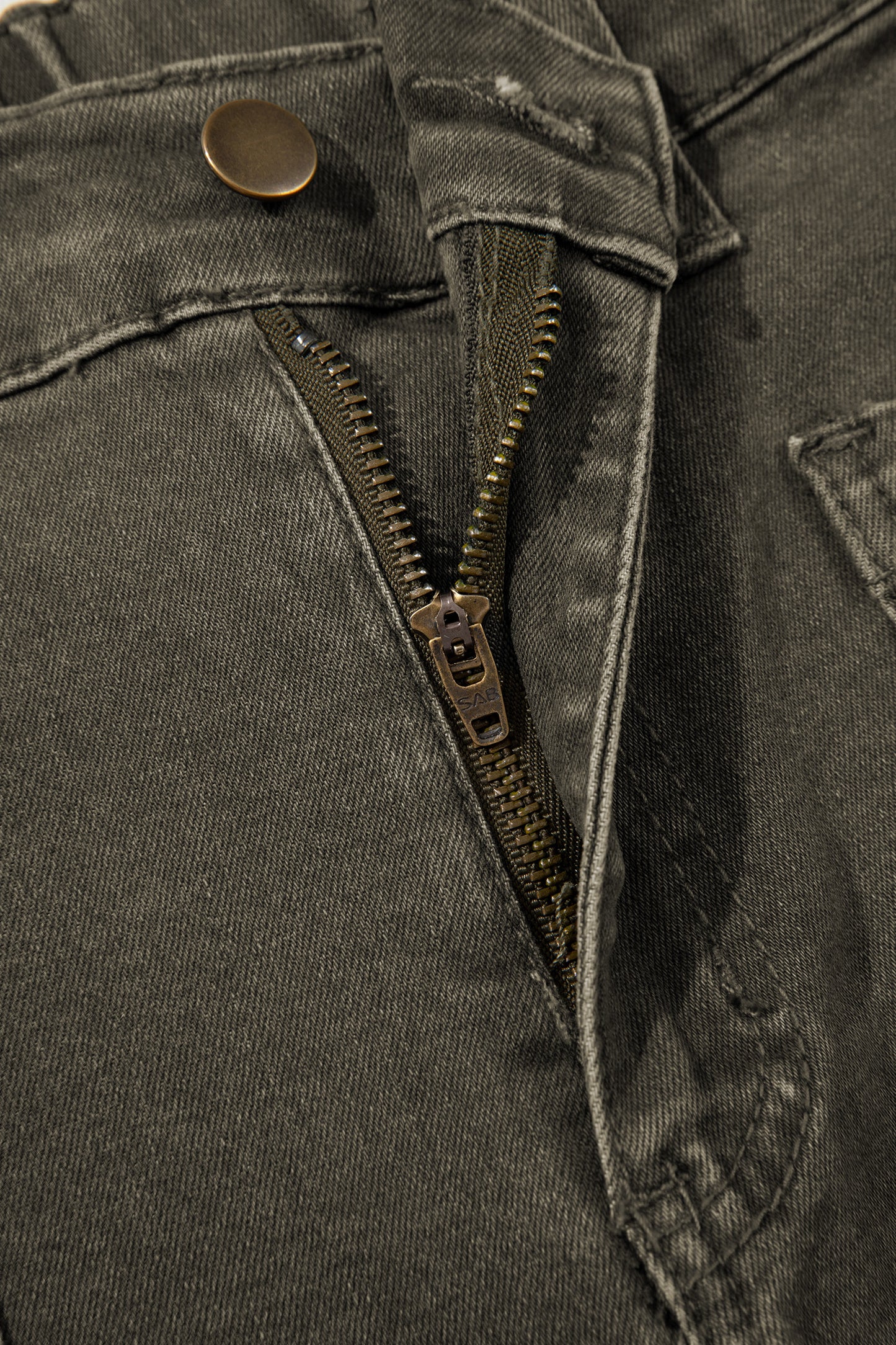 Coffee Solid Color Square Patch Pocket Ankle-length Barrel Jeans